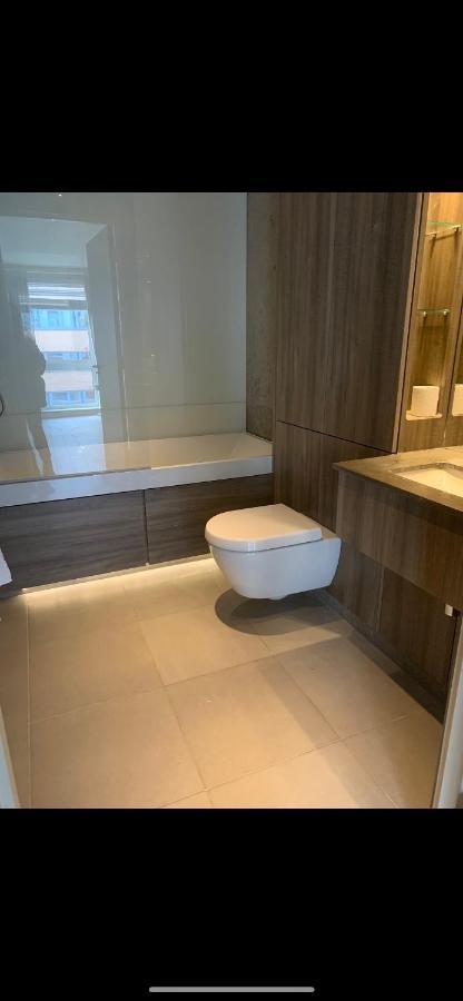 Chelsea Riverside Morden, Chic One Bed Apartament