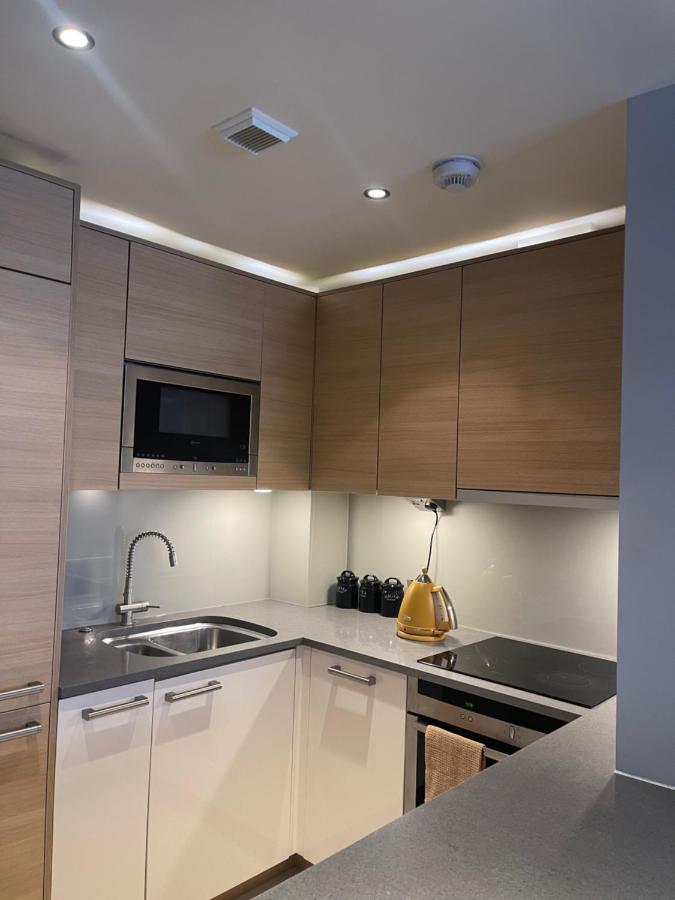 Apartament Chelsea Riverside Morden, Chic One Bed Londra