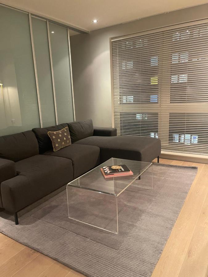 Chelsea Riverside Morden, Chic One Bed * Londra